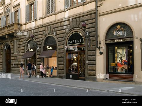 florence via tornabuoni boutiques